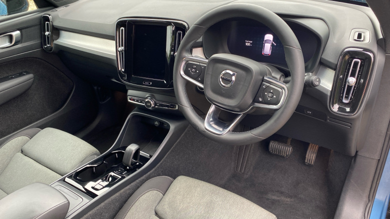 Volvo XC40 2.0 B4P Plus Dark 5dr Auto Petrol Estate